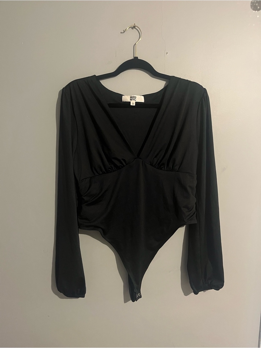 Madden NYC Black Long-Sleeve V-Neck thong Bodysuit size XL feminine